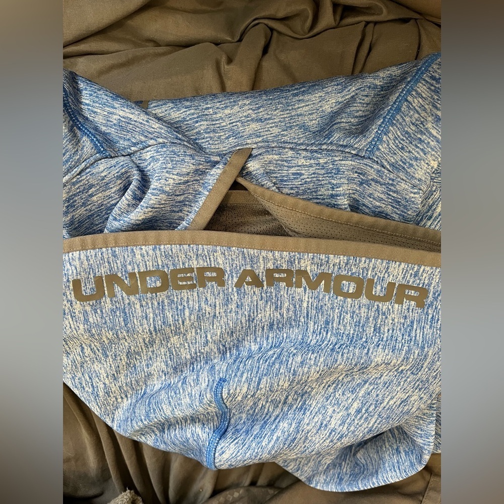 Under Armour Boy’s Blue Hoodie ‘Cold Gear’ Loose Fit, Front Pocket; Size YXL - Picture 6 of 11